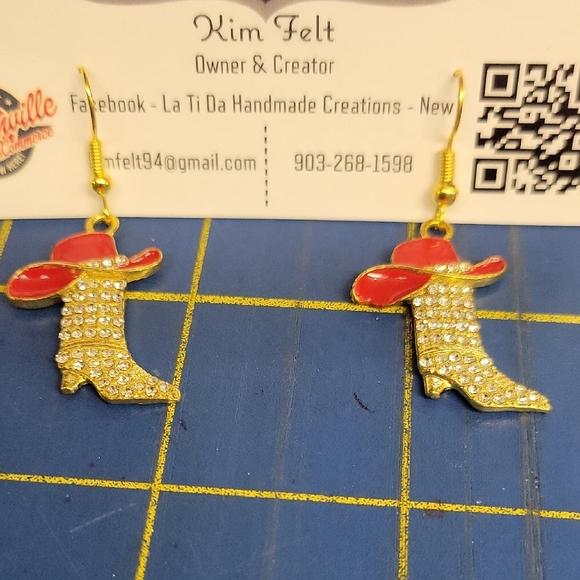 Red Rhinestone Gold Tone Cowboy Boot Earrings - Picture 1 of 1
